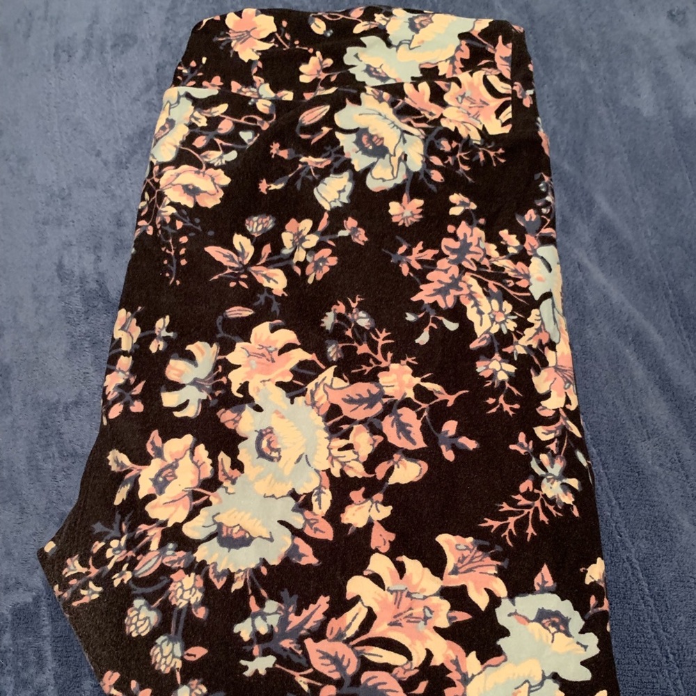 Tall and curvy floral LuLaRoe leggings